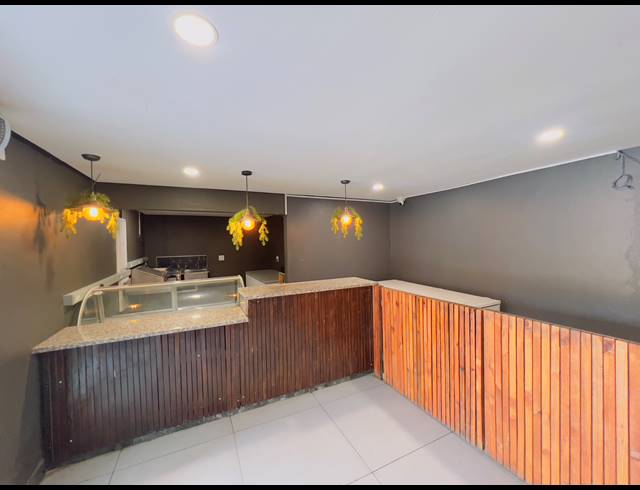 211M² BAR/PUB FOR SALE IN KANYAMAZANE